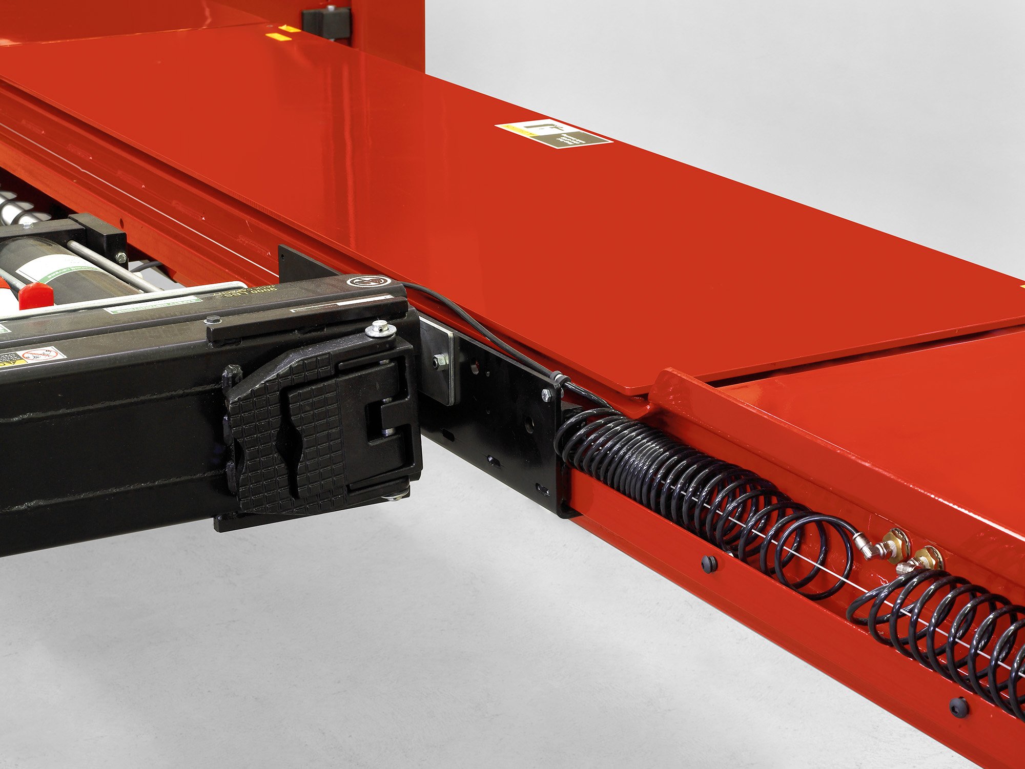 slip plates on pit rack