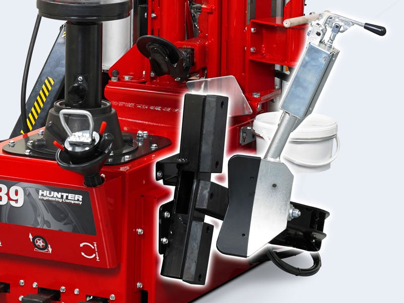 side shovel on center clamp tire changer