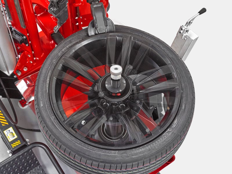 speed feature on center clamp tire changer